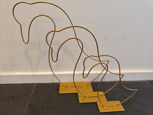 Metalen frame Gans op voet ca. 30*30cm goud standaard eenmalig artikel