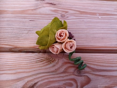 Corsage Ranonkel CRR 309 MosGroen Cava Maatwerk