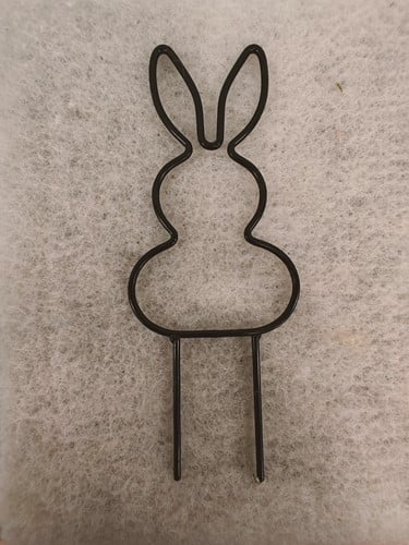 [A-025184] Metalen Frame Haas staand oor op steker Zwart 15 cm