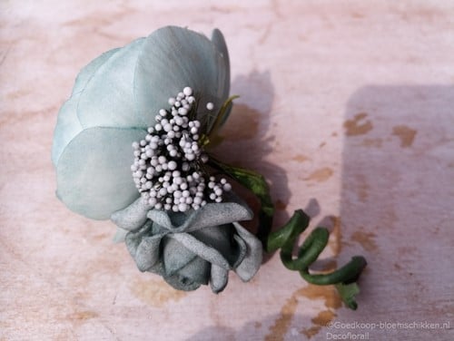 [A-015904] Corsage Ranonkel CRR 904 LichtBlauw GrijsBlauw Maatwerk