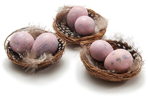 [A-027476] Vogelnestjes met 2 kwarteleitjes en veertjes Nude Pink 7 cm doos 6 stuks